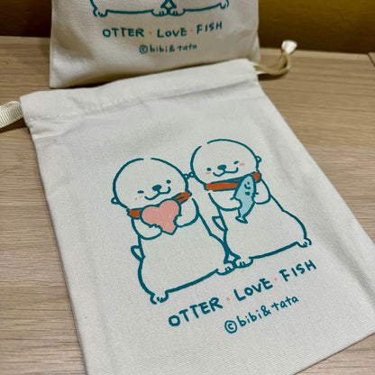 Otter love fish mini pocket bag